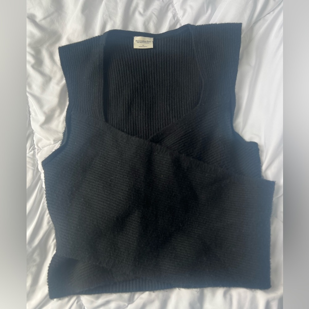Size small black Abercrombie sweater tank